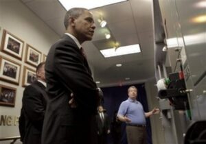 President Obama Visits Lanham, MD Electrical Training Facility
